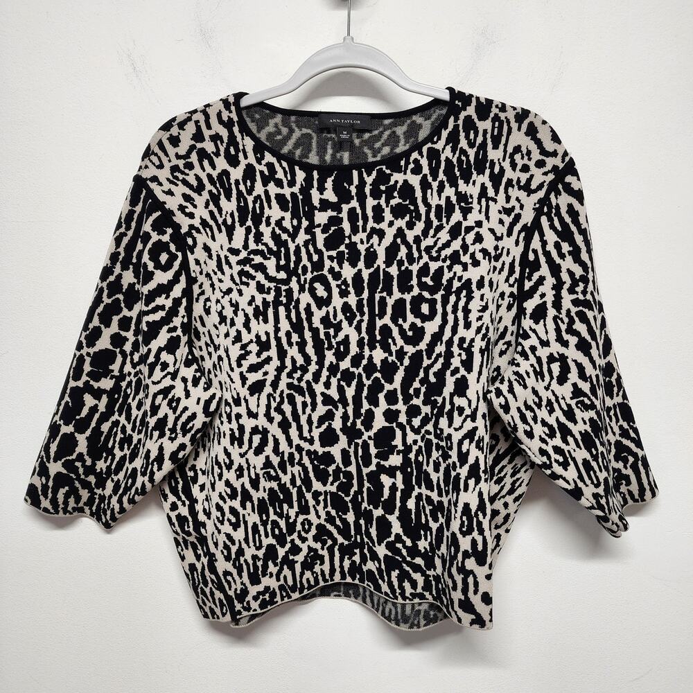 Ann Taylor Womens Leopard Sweater Size M Pullover Round Neck 3/4 Sleeve Teacher